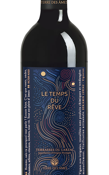 Le Temps du Rêve Vin Rouge Climat : méditerrannéen, fraîcheur et amplitude thermique apportée par les contreforts du plateau du Larzac Terroir : Grès profonds, en bord de rivière et ruffes (Terres rouges d’oxyde de fer) Cépages : Syrah, Grenache, Mourvèdre Vendanges manuelles Vignes non irriguées, travaillées sans produits chimiques Taille, ébourgeonnage et vendanges manuels, vignoble en conversion agriculture biologique Vinification artisanale AOP Terrasses du Larzac